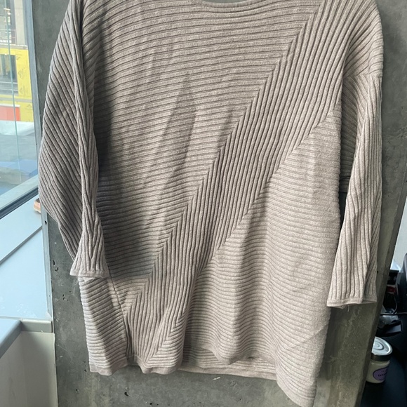 Chico's beige sweater size 2 for women - Picture 2 of 10